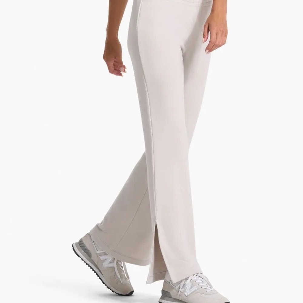 NWT Vuori Sedona Wide Leg Sweat pant. - Picture 3 of 4